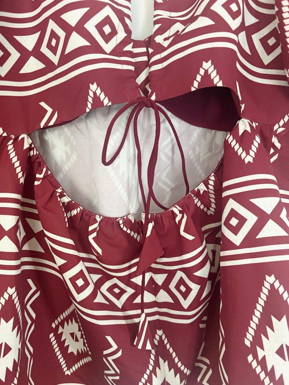 NWT Sachin & Babi Red Lyra Print Short Sleeve Tie Back Blouse Crimson Aztec - Picture 6 of 9